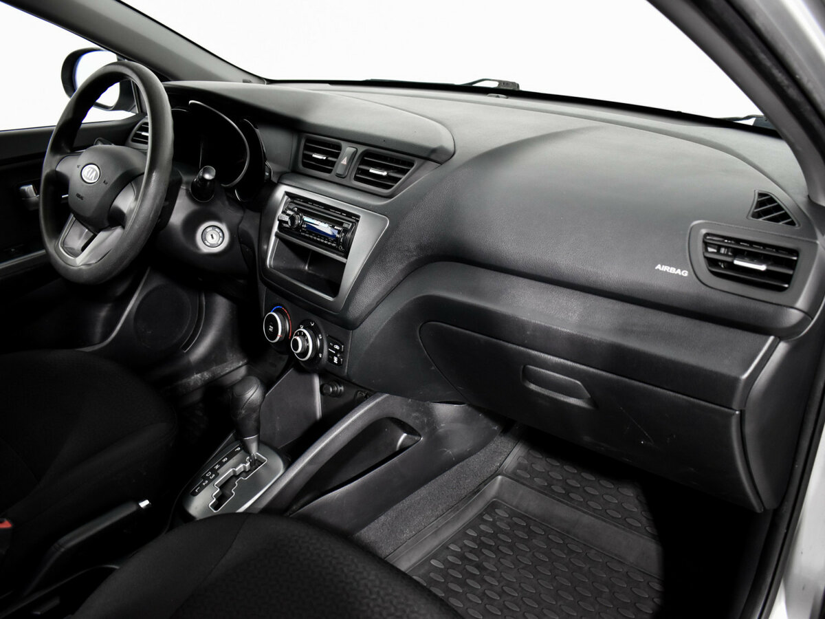 Kia Rio с пробегом — 2012 год. Фото: #11