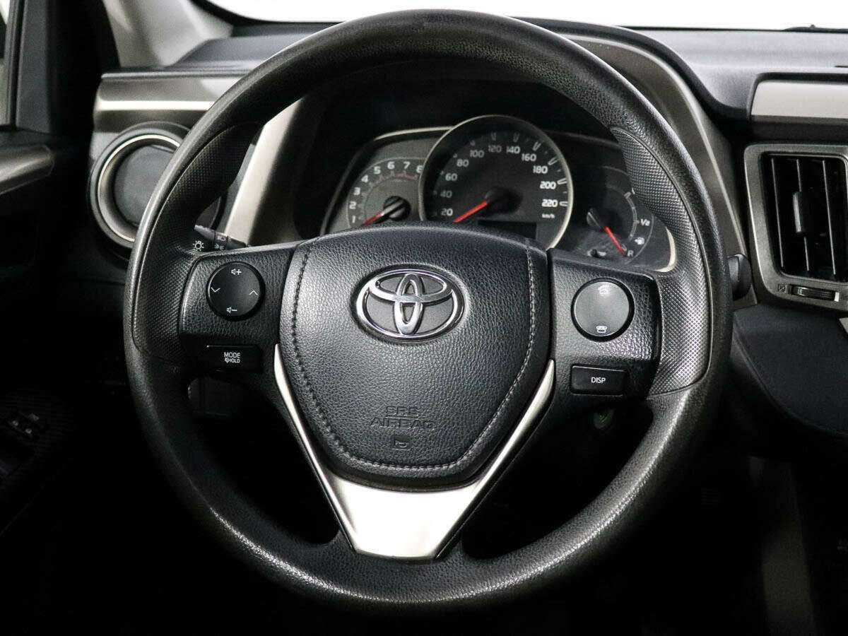 Toyota RAV4 с пробегом — 2014 год. Фото: #11