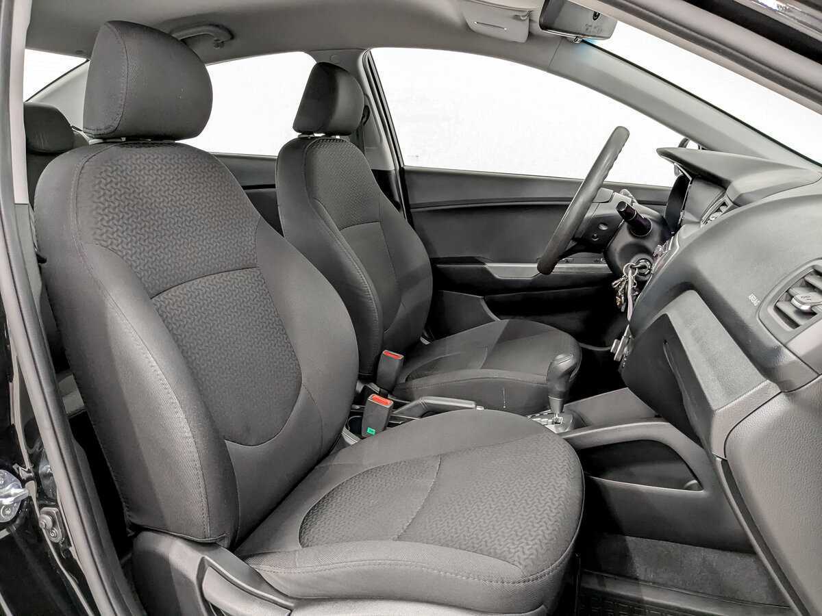Kia Rio с пробегом — 2013 год. Фото: #20