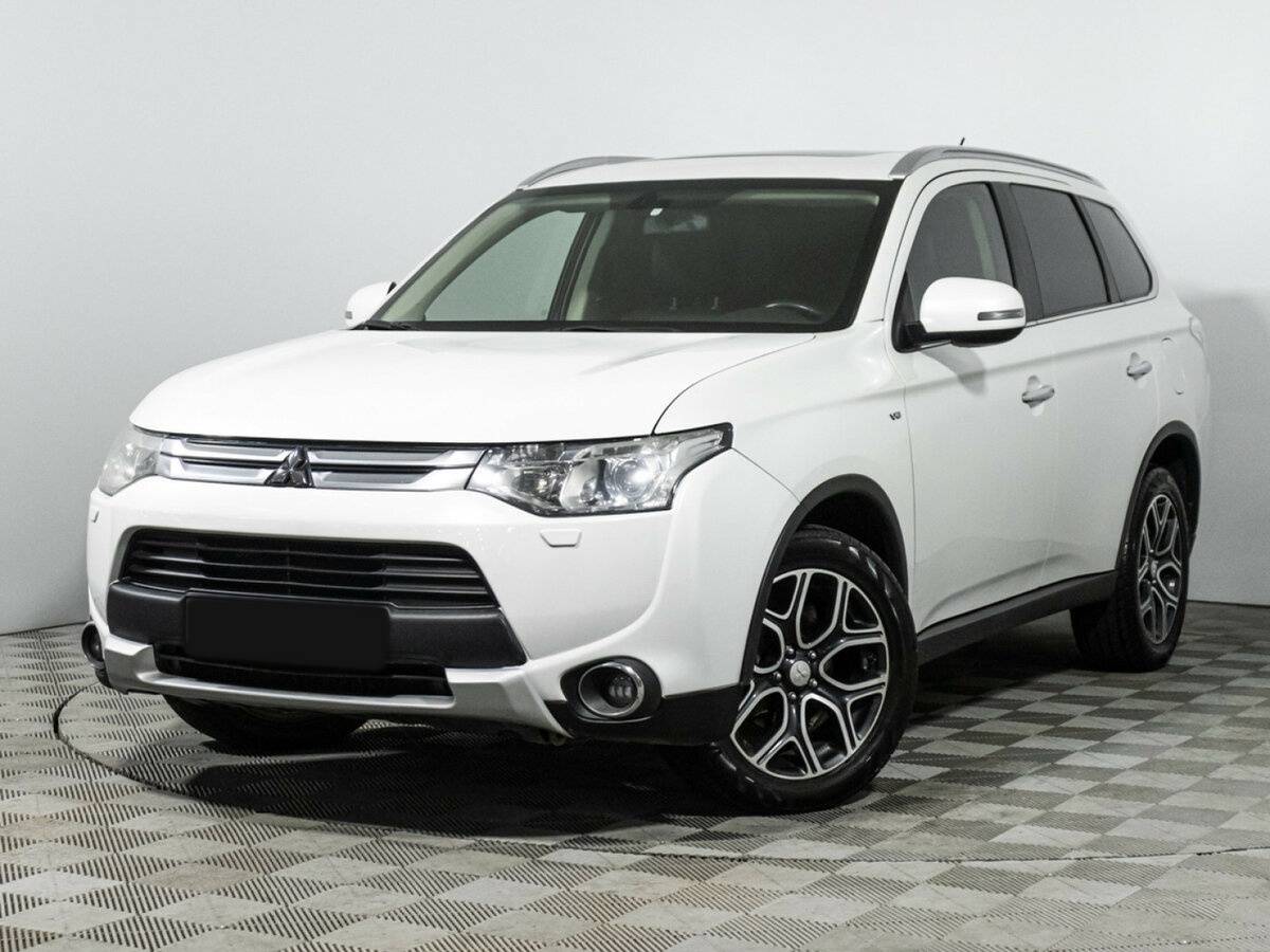Mitsubishi Outlander с пробегом — 2014 год. Фото: #0