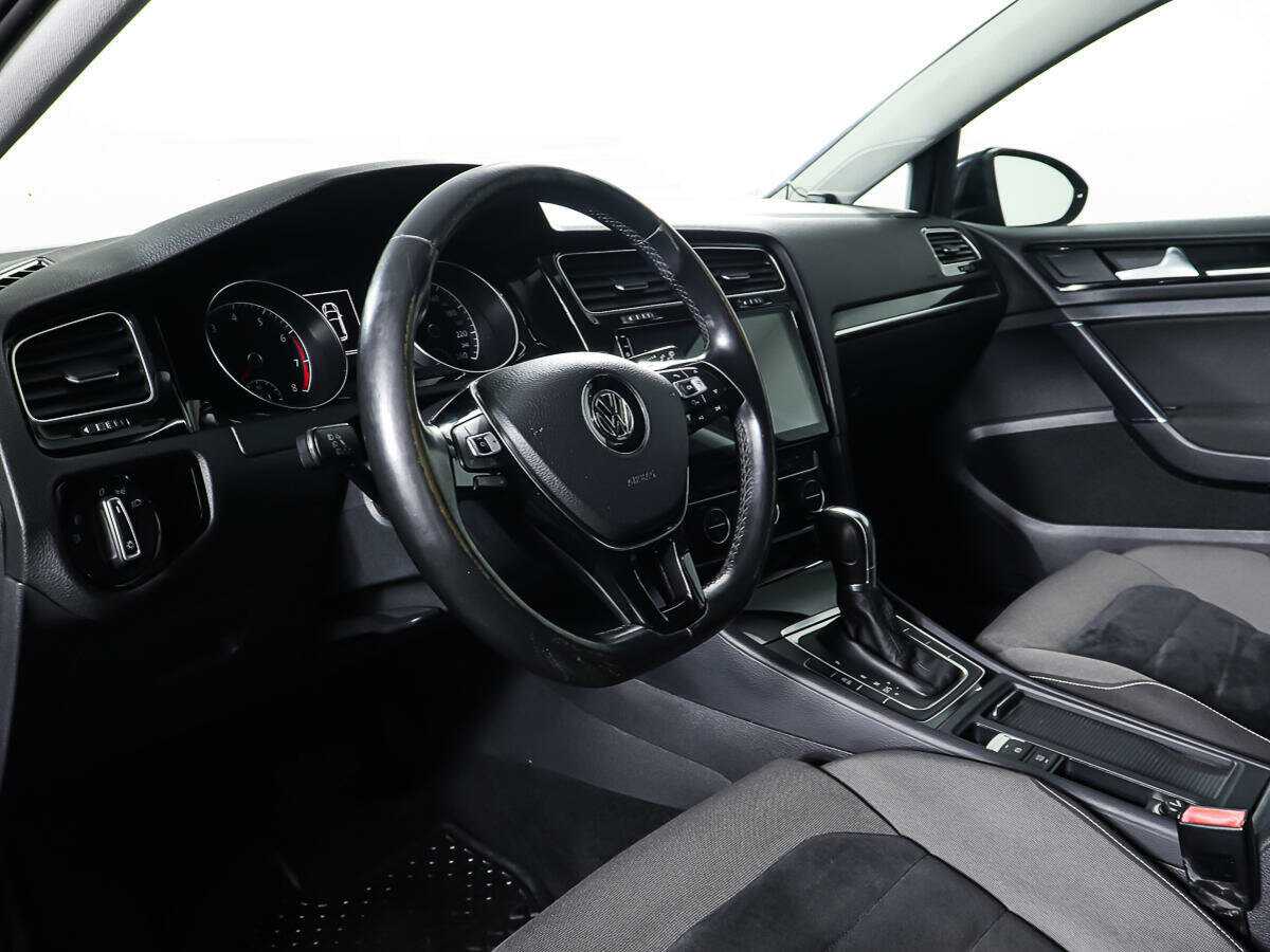 Volkswagen Golf с пробегом — 2013 год. Фото: #13