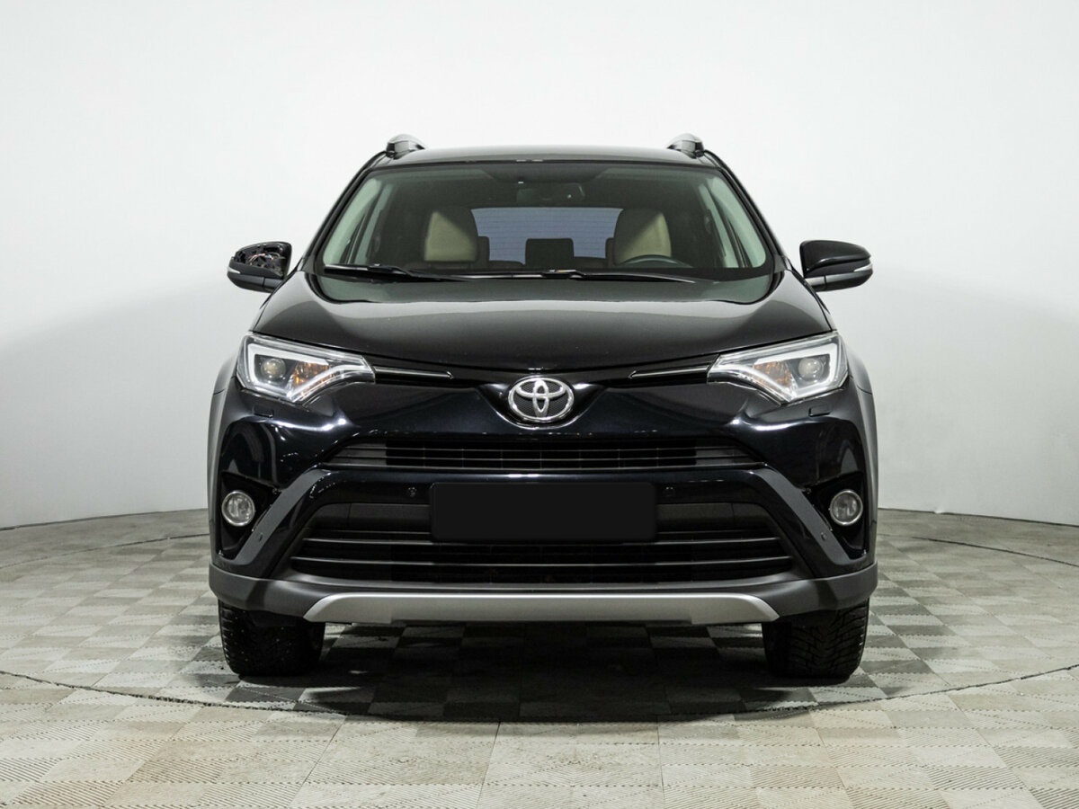 Toyota RAV4 с пробегом — 2017 год. Фото: #1