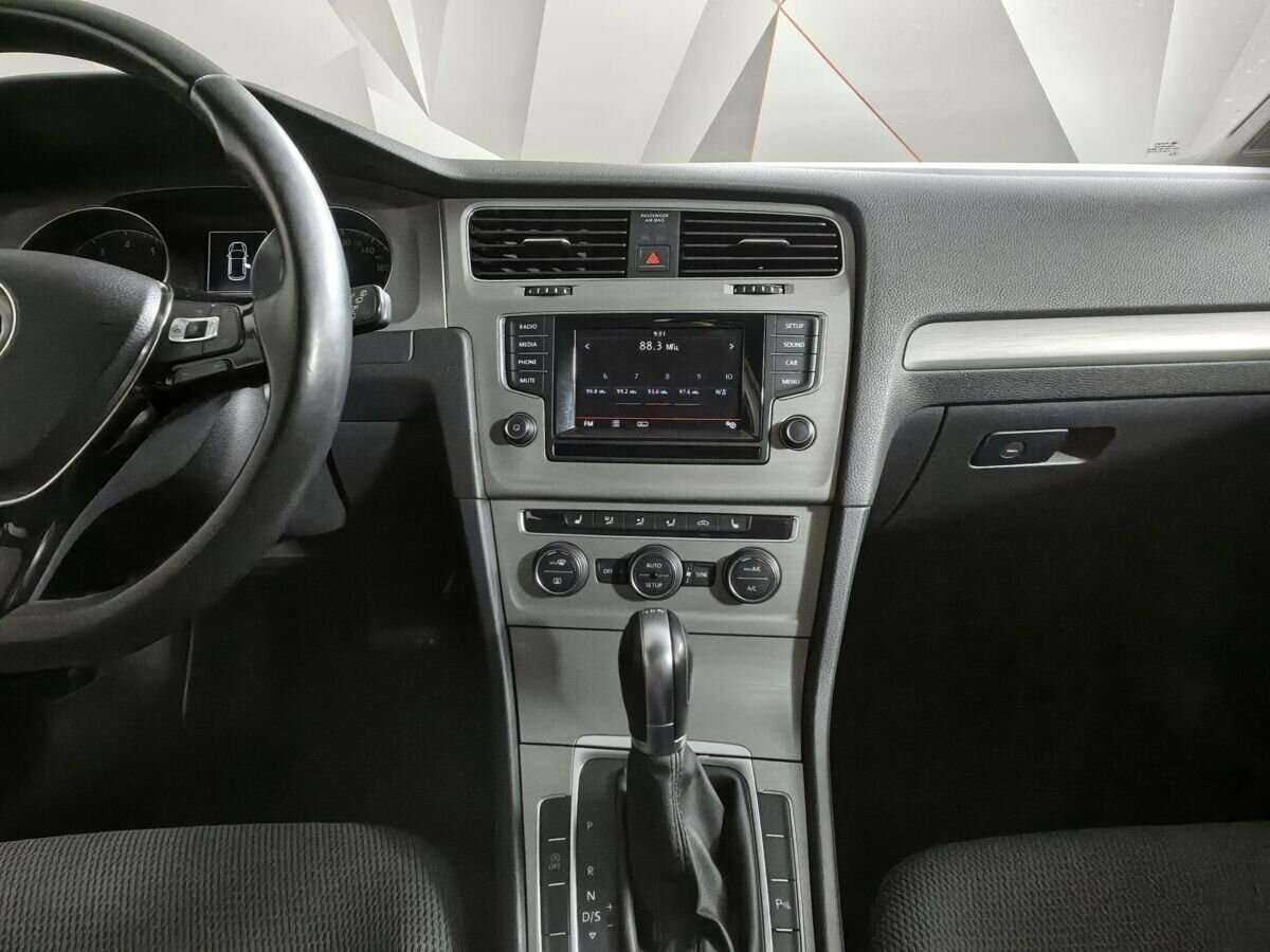 Volkswagen Golf с пробегом — 2014 год. Фото: #10