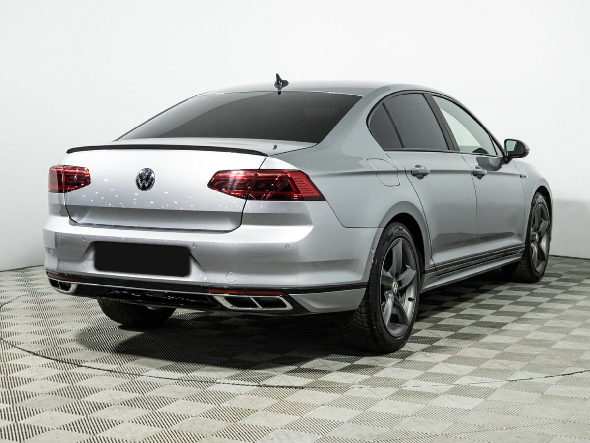 Volkswagen Passat с пробегом — 2021 год. Фото: #4