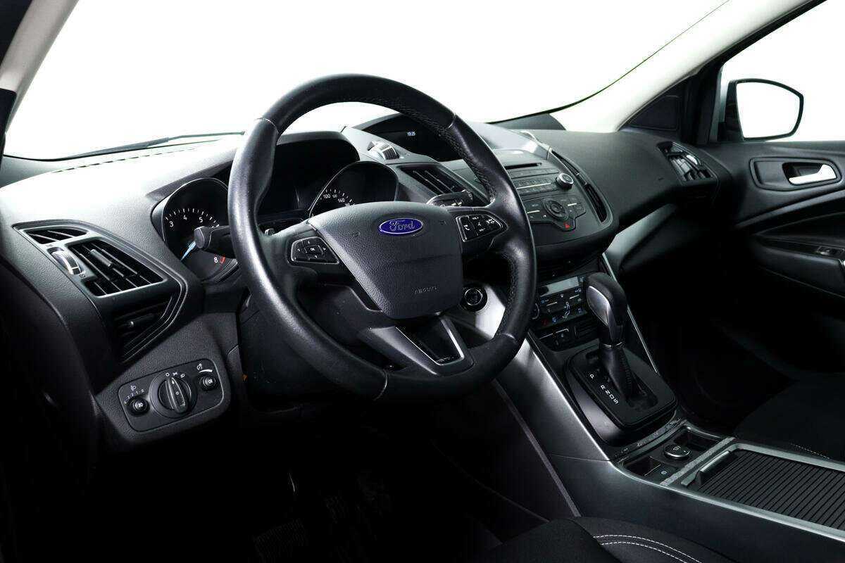 Ford Kuga с пробегом — 2017 год. Фото: #12