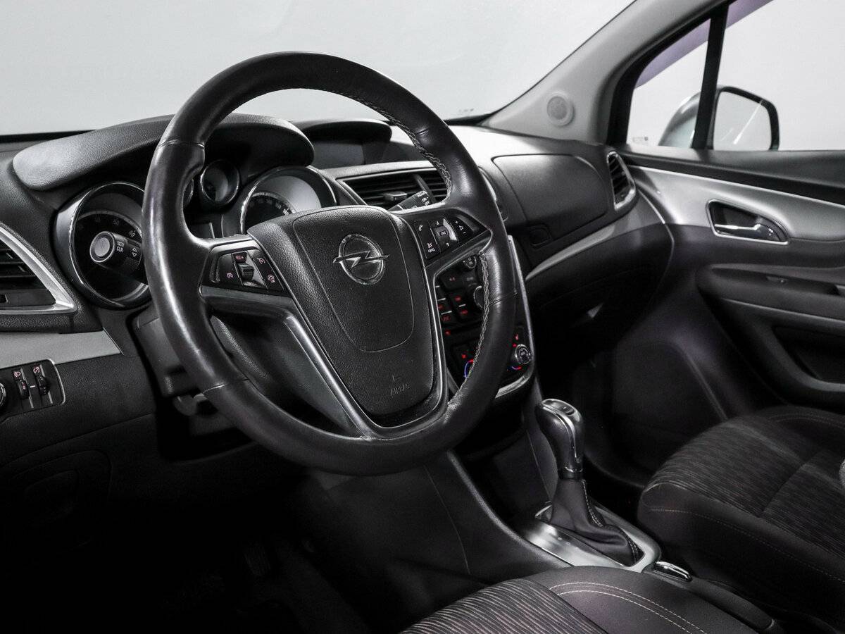 Opel Mokka с пробегом — 2015 год. Фото: #10