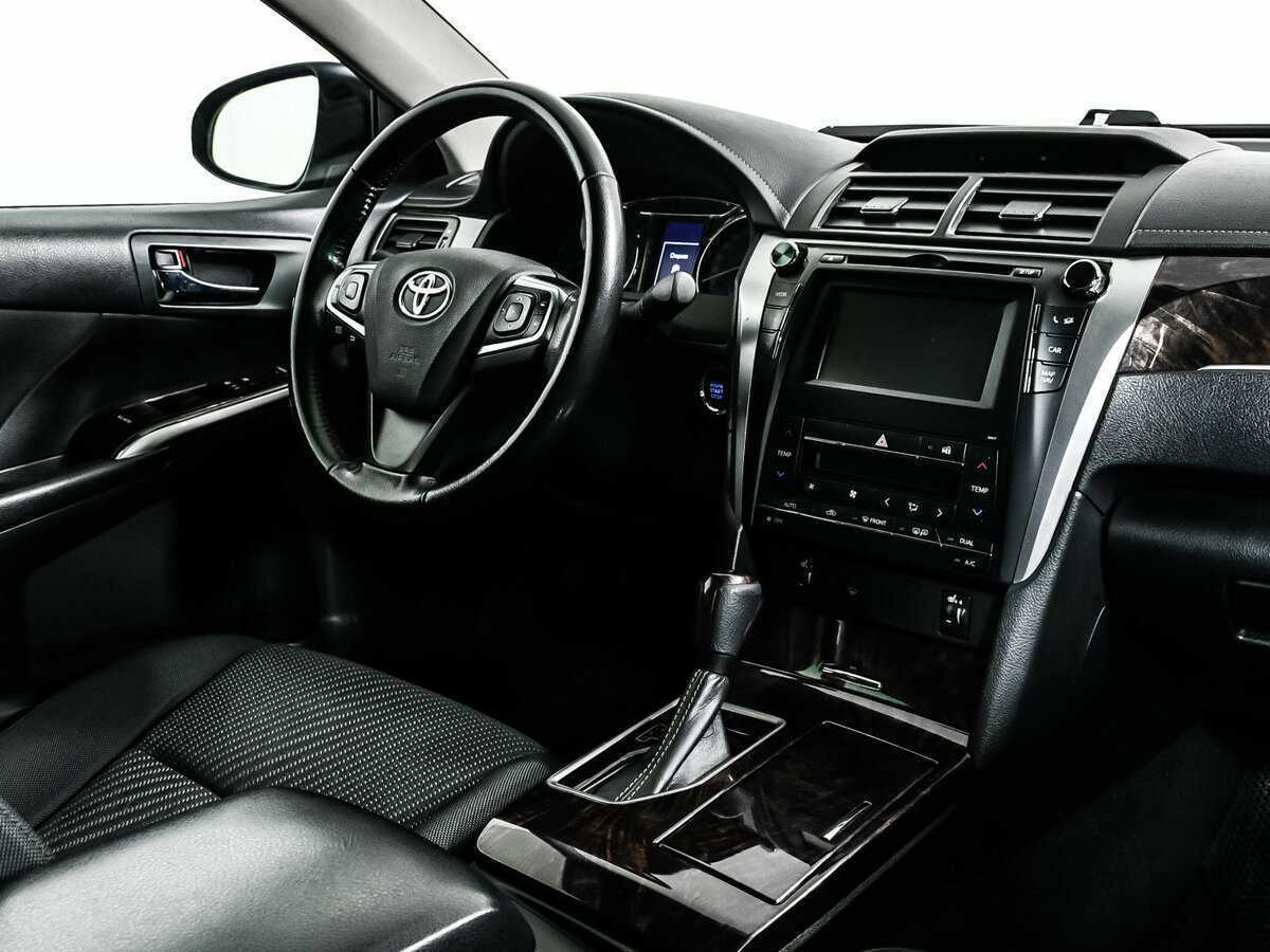 Toyota Camry с пробегом — 2018 год. Фото: #8