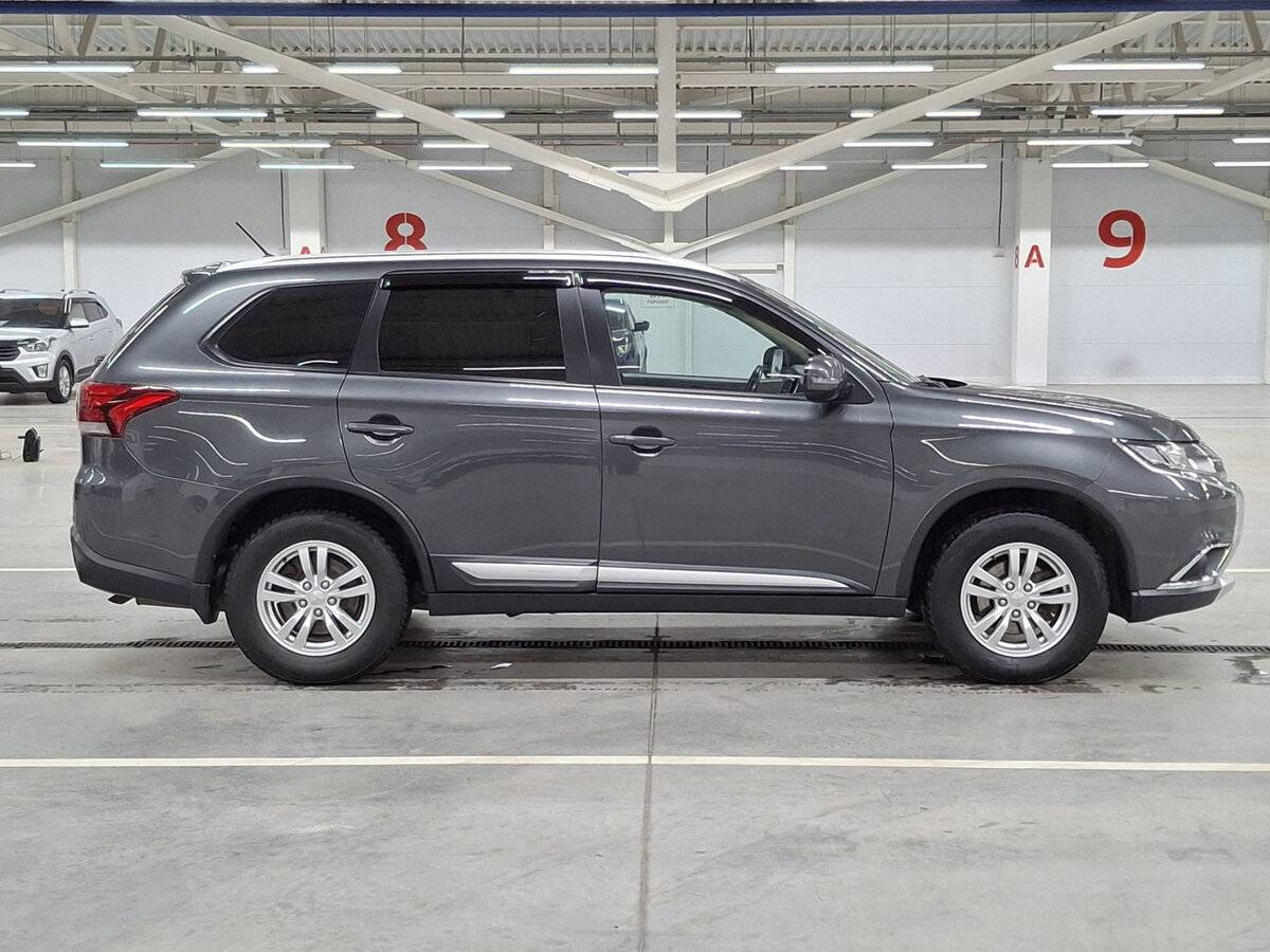 Mitsubishi Outlander с пробегом — 2015 год. Фото: #3