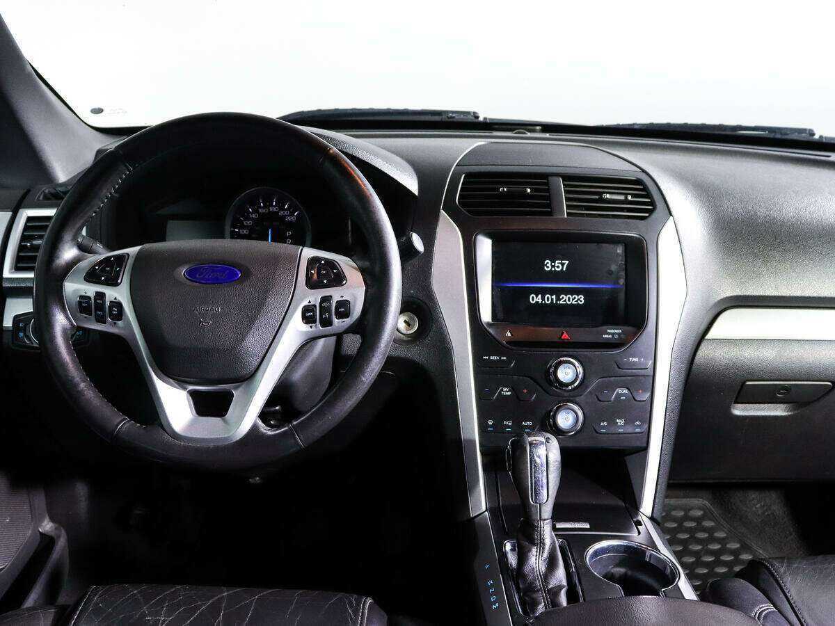 Ford Explorer с пробегом — 2014 год. Фото: #9