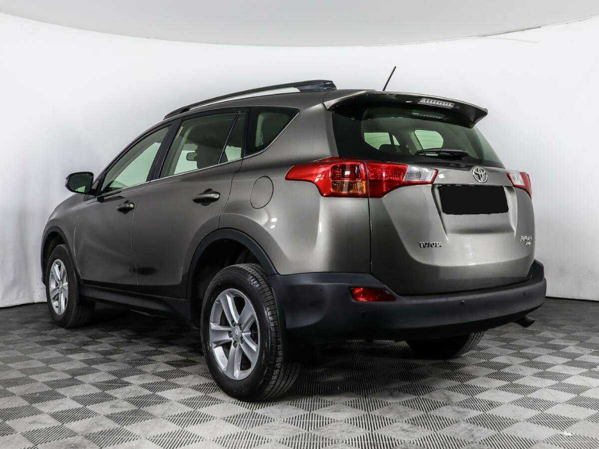 Toyota RAV4 с пробегом — 2013 год. Фото: #6