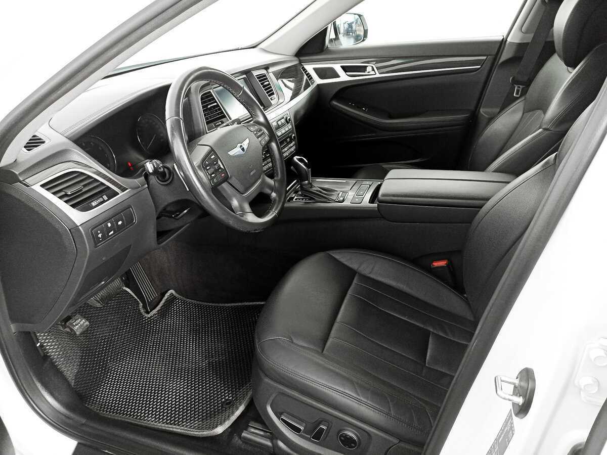 Hyundai Genesis с пробегом — 2016 год. Фото: #13