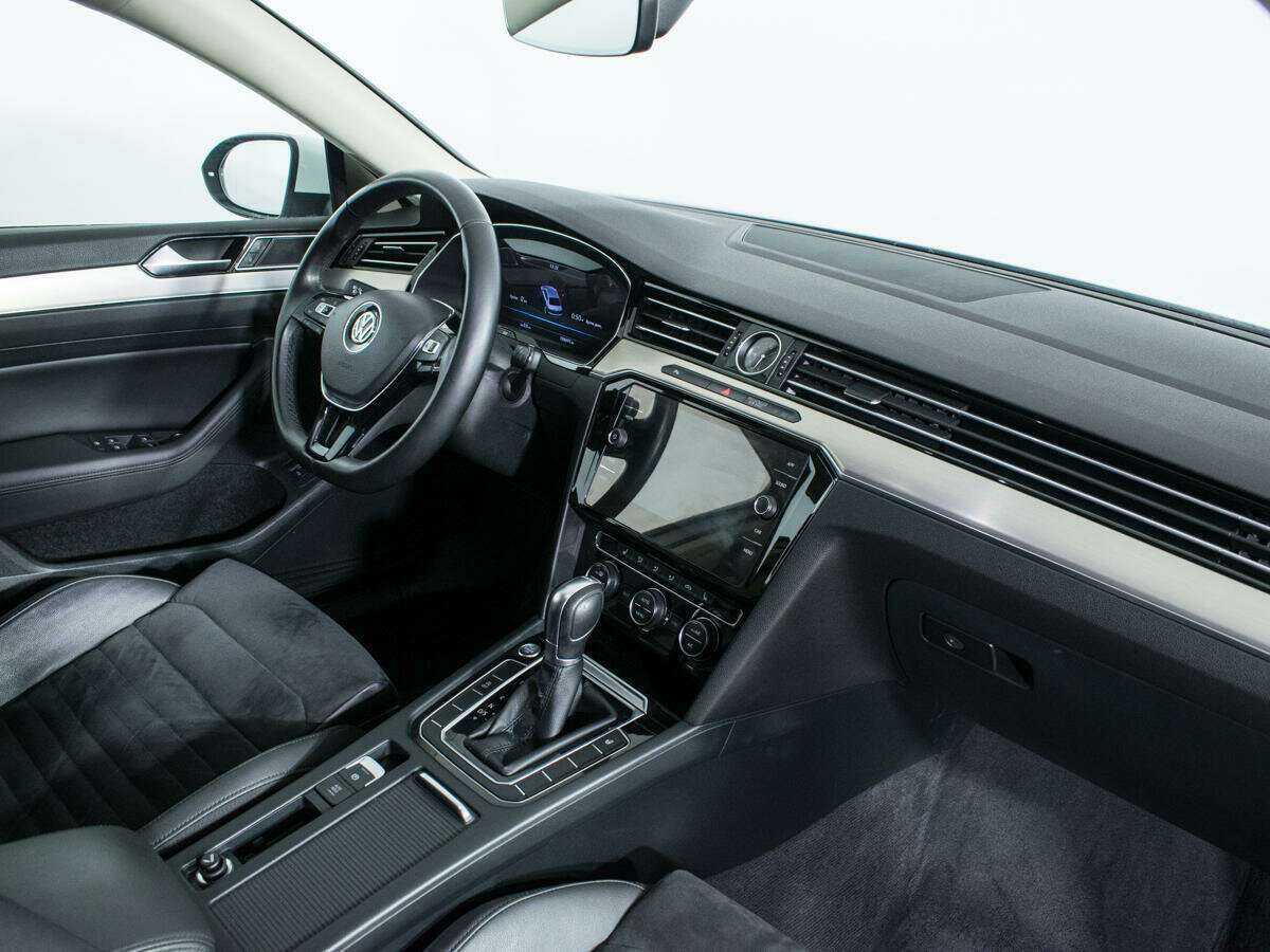 Volkswagen Passat с пробегом — 2017 год. Фото: #7