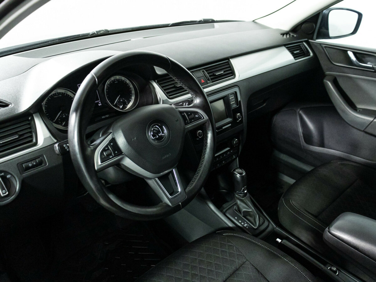 Skoda Rapid с пробегом — 2016 год. Фото: #10