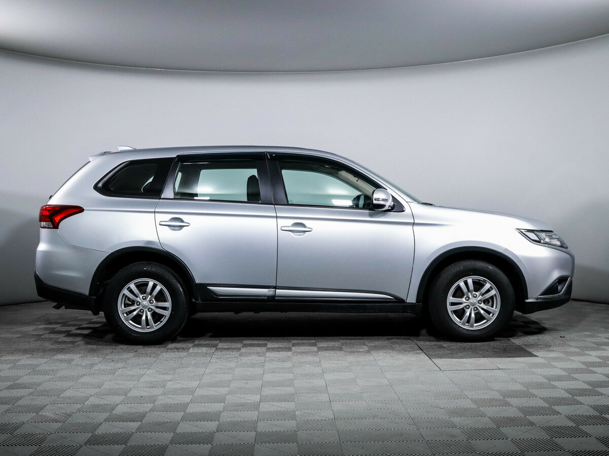 Mitsubishi Outlander с пробегом — 2019 год. Фото: #3