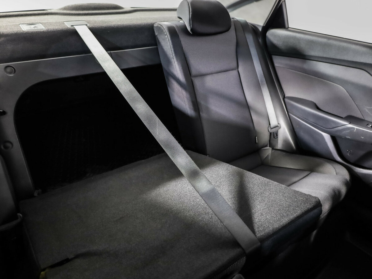 Hyundai Solaris с пробегом — 2018 год. Фото: #19
