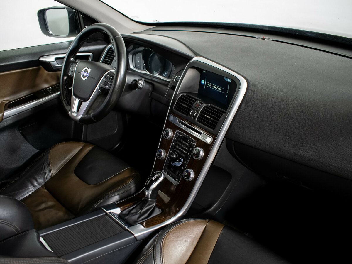Volvo XC60 с пробегом — 2015 год. Фото: #10