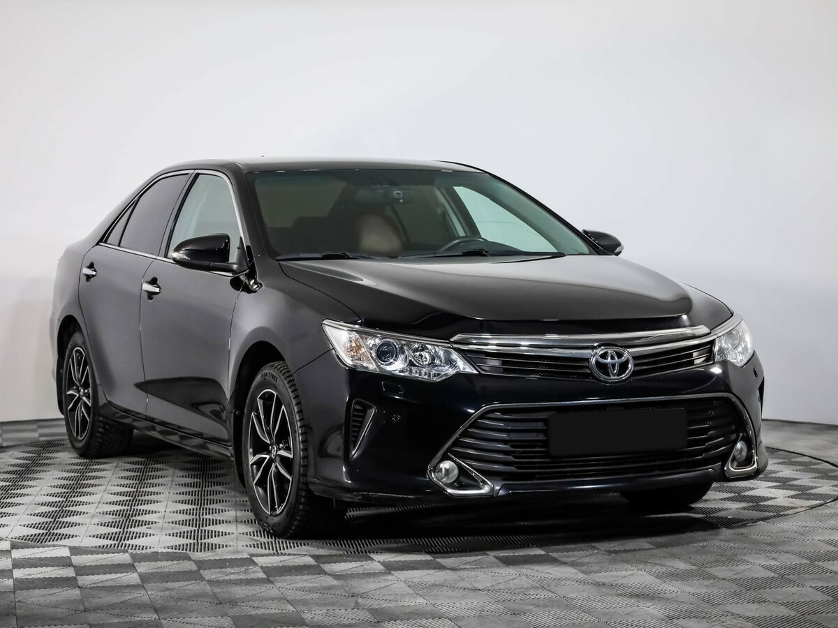 Toyota Camry с пробегом — 2016 год. Фото: #2