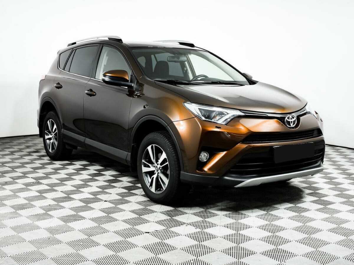 Toyota RAV4 с пробегом — 2017 год. Фото: #2