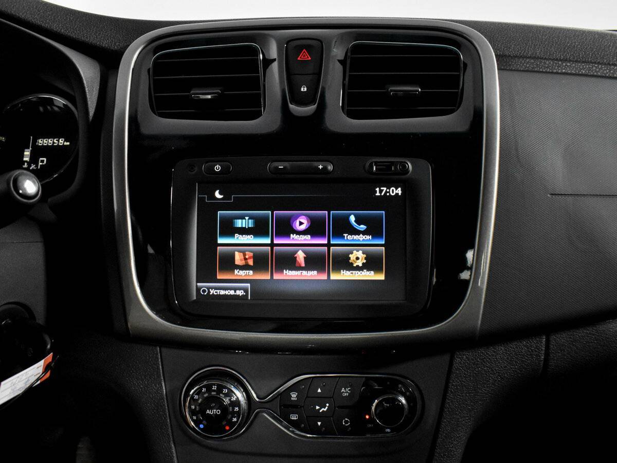 Renault Logan с пробегом — 2019 год. Фото: #11