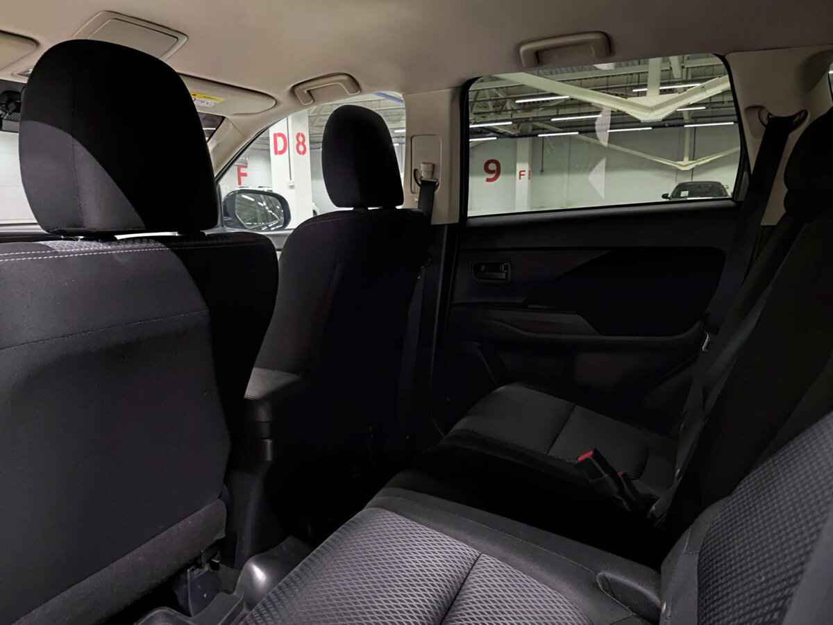 Mitsubishi Outlander с пробегом — 2016 год. Фото: #11