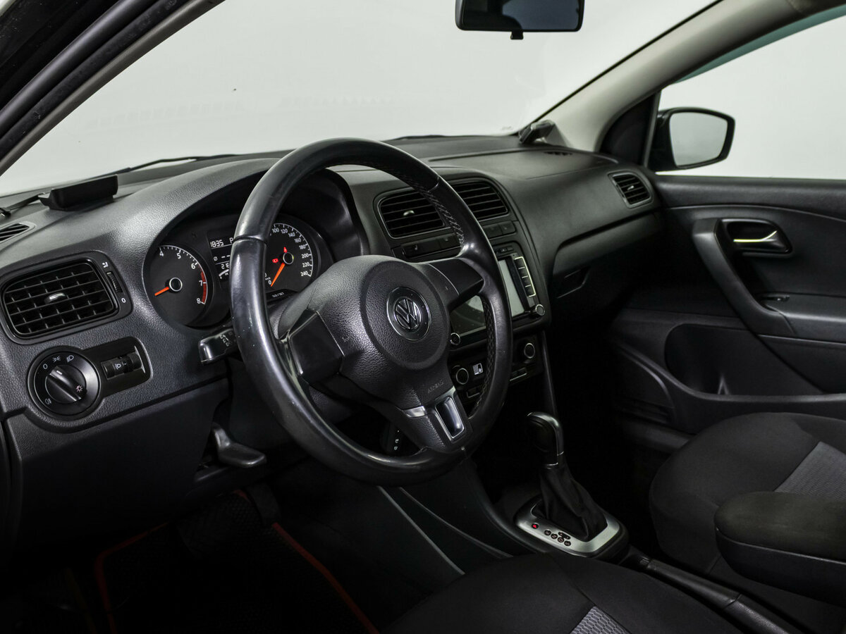 Volkswagen Polo с пробегом — 2014 год. Фото: #7
