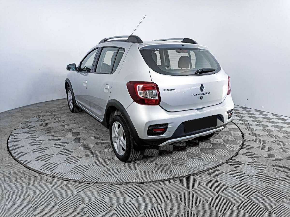 Renault Sandero с пробегом — 2017 год. Фото: #6