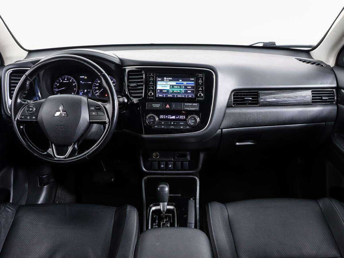 Mitsubishi Outlander с пробегом — 2017 год. Фото: #7