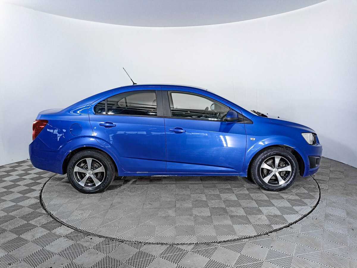 Chevrolet Aveo с пробегом — 2012 год. Фото: #3