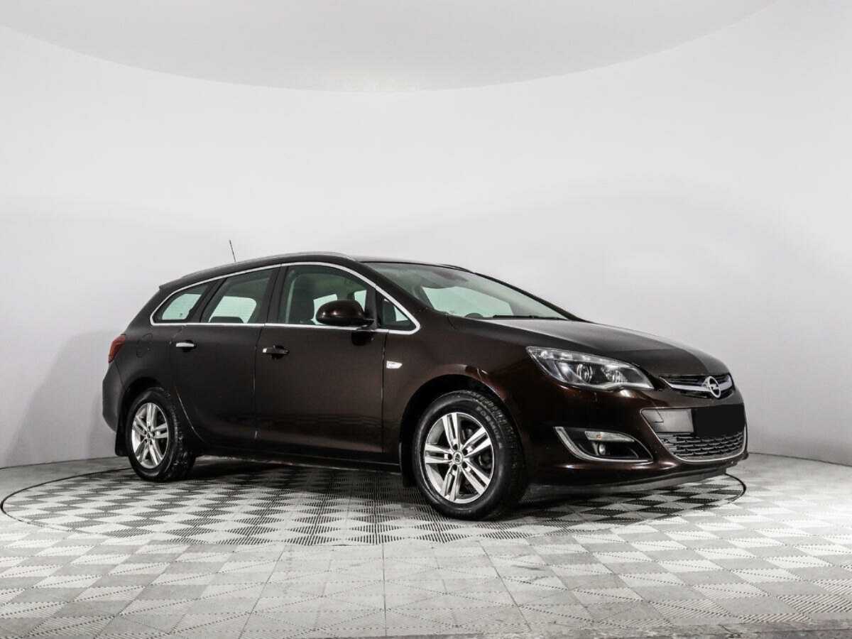 Opel Astra с пробегом — 2013 год. Фото: #2