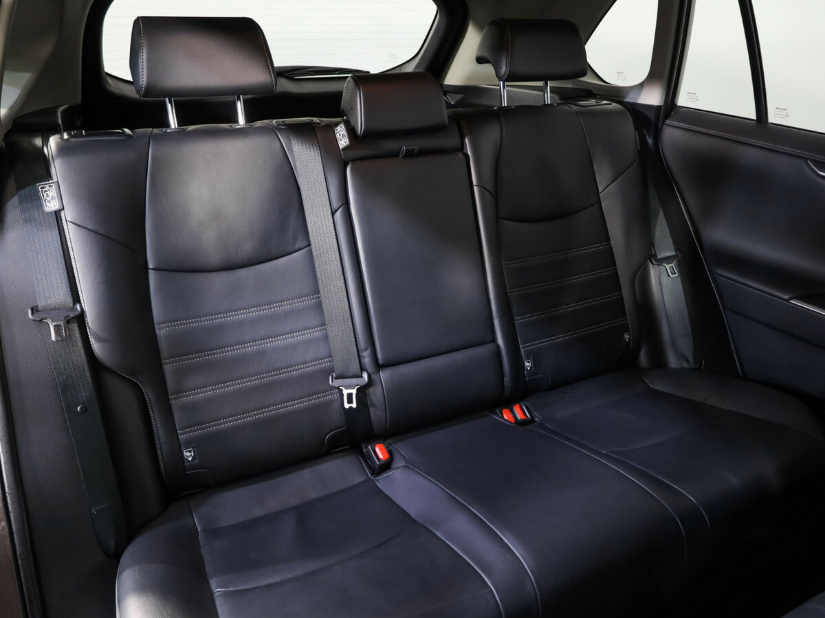 Toyota RAV4 с пробегом — 2019 год. Фото: #20