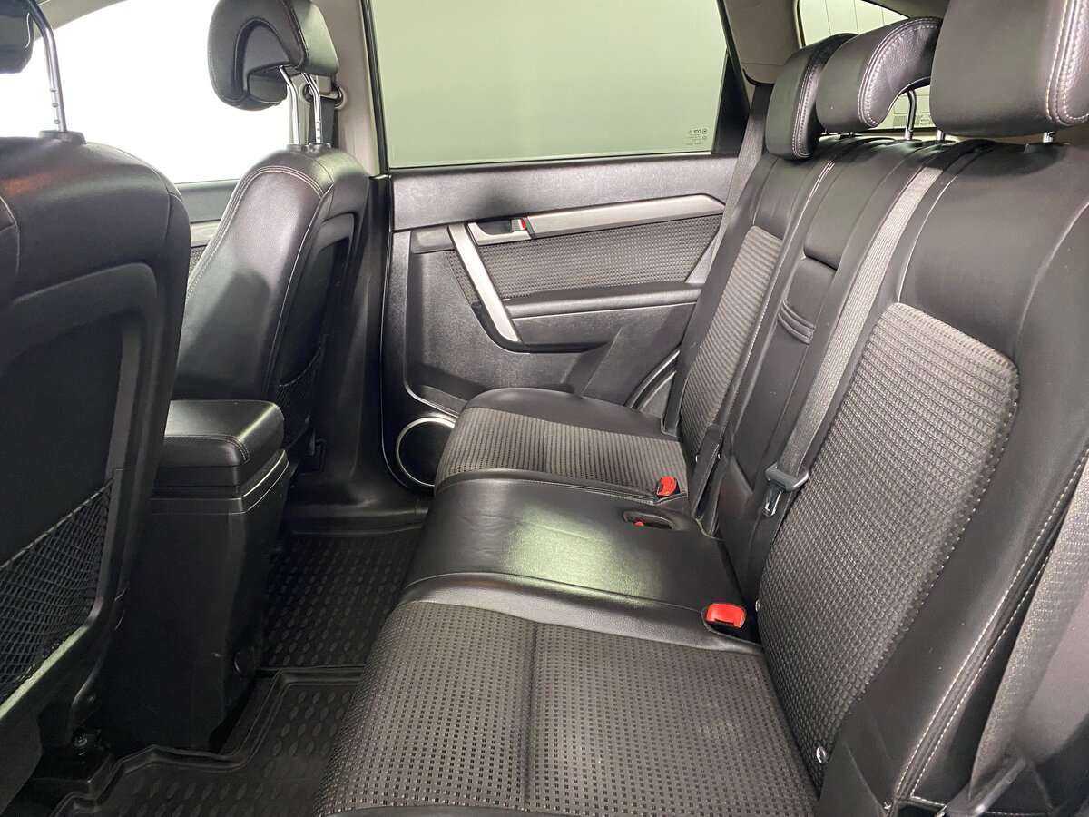 Chevrolet Captiva с пробегом — 2012 год. Фото: #7