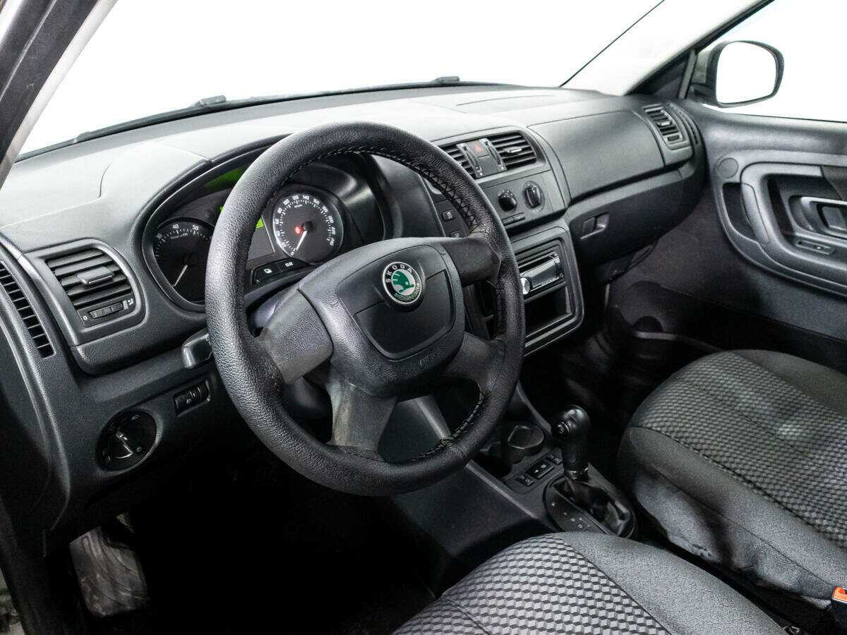 Skoda Fabia с пробегом — 2012 год. Фото: #10