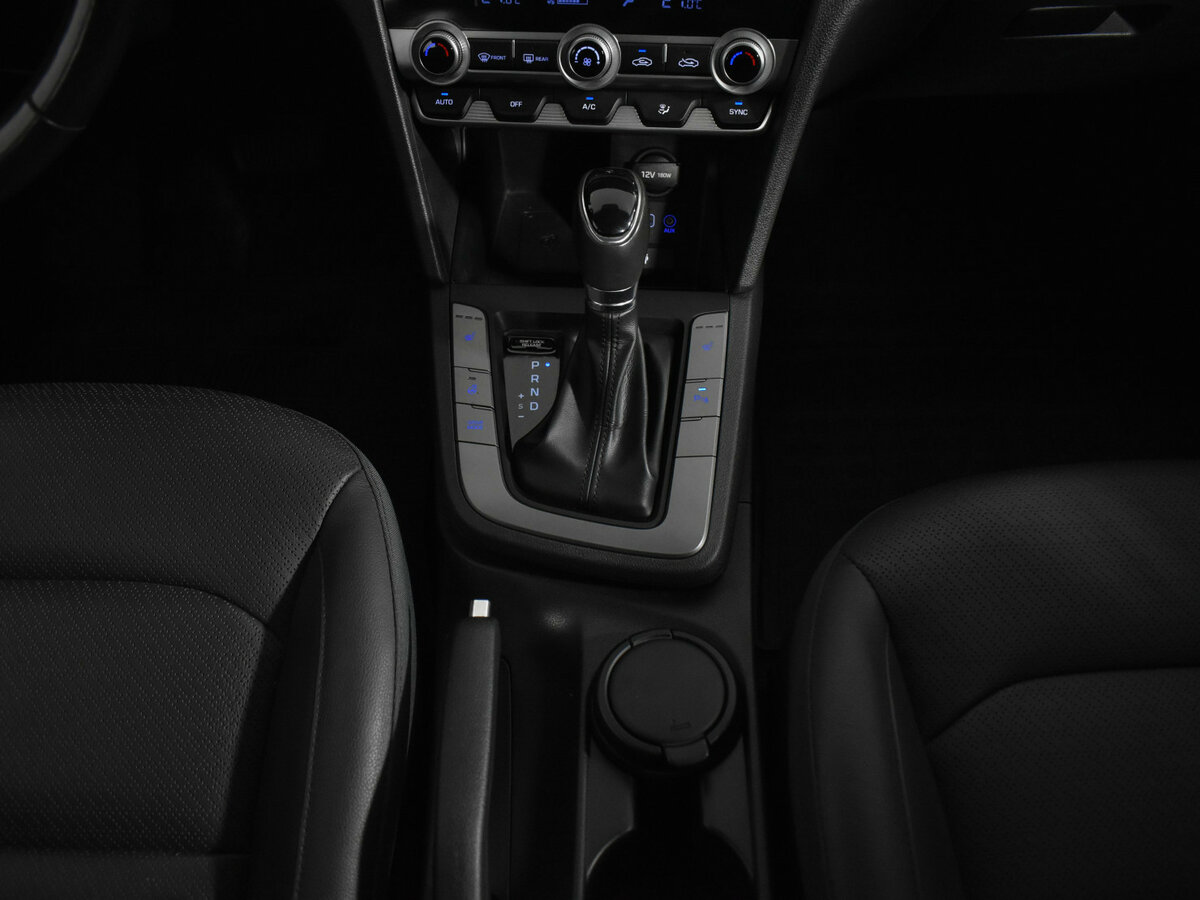 Hyundai Elantra с пробегом — 2019 год. Фото: #12