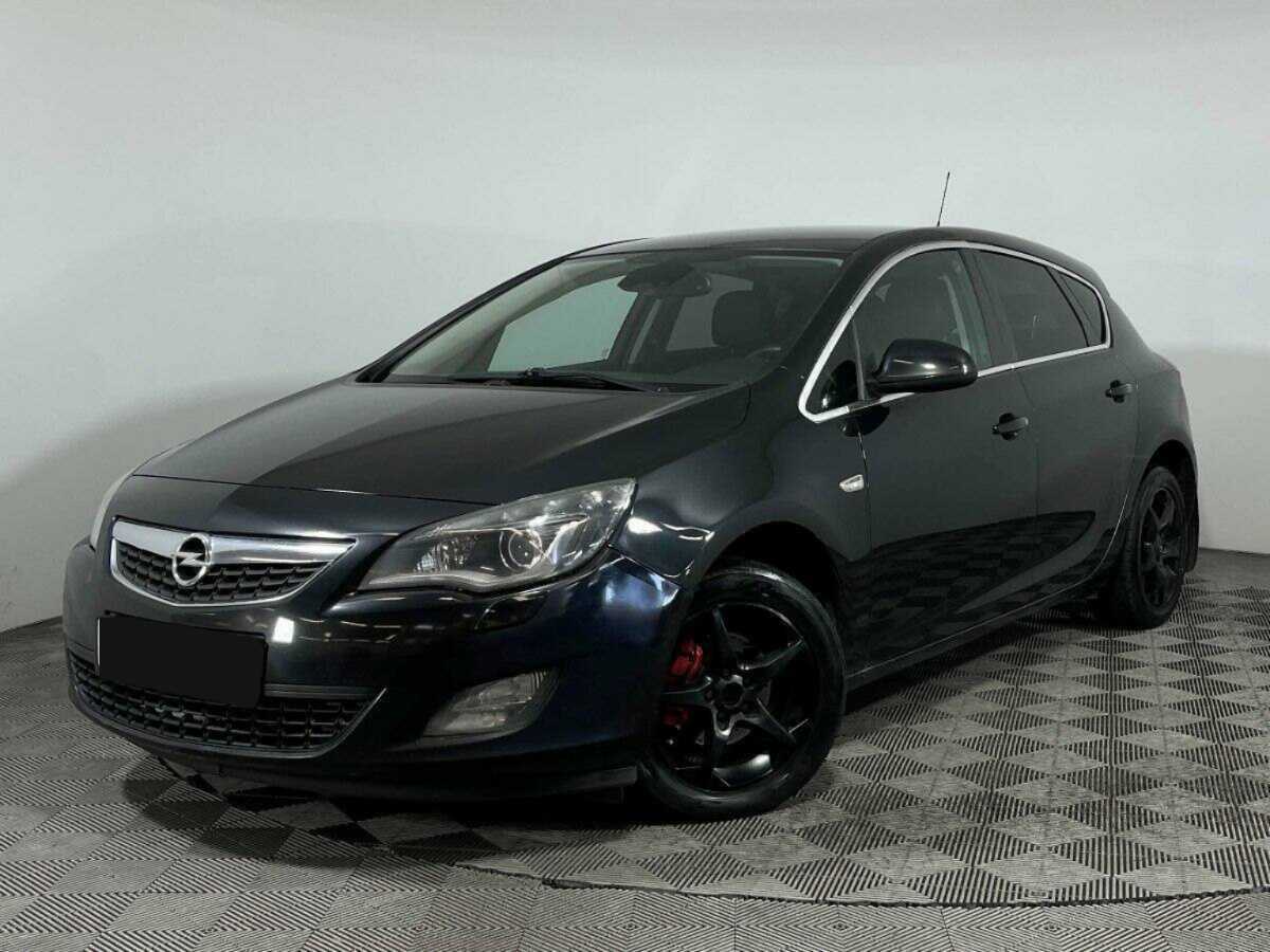 Opel Astra с пробегом — 2012 год. Фото: #0