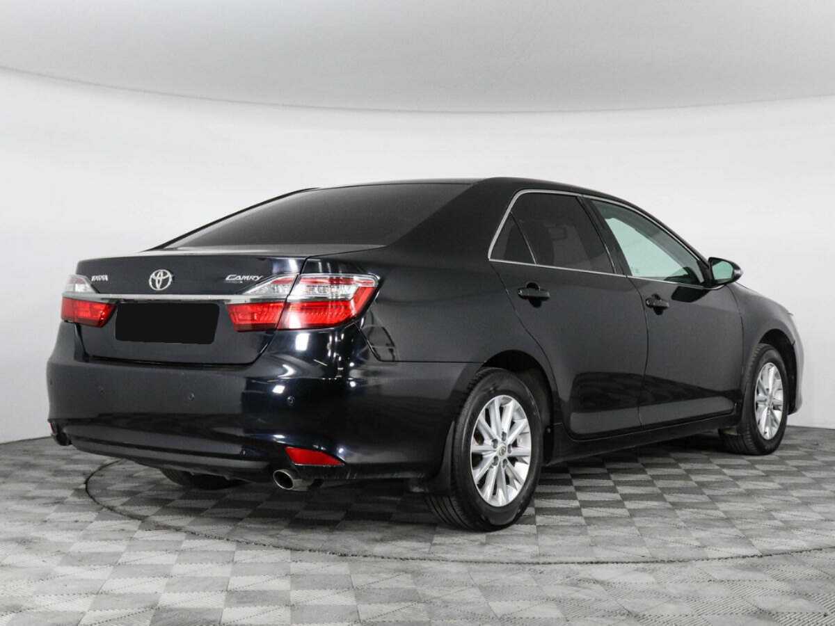 Toyota Camry с пробегом — 2016 год. Фото: #2