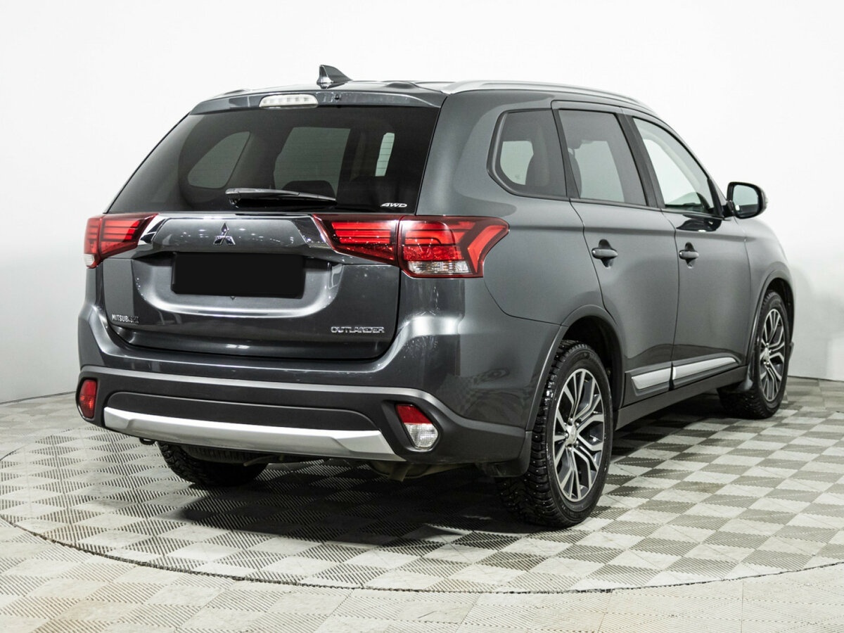 Mitsubishi Outlander с пробегом — 2017 год. Фото: #4