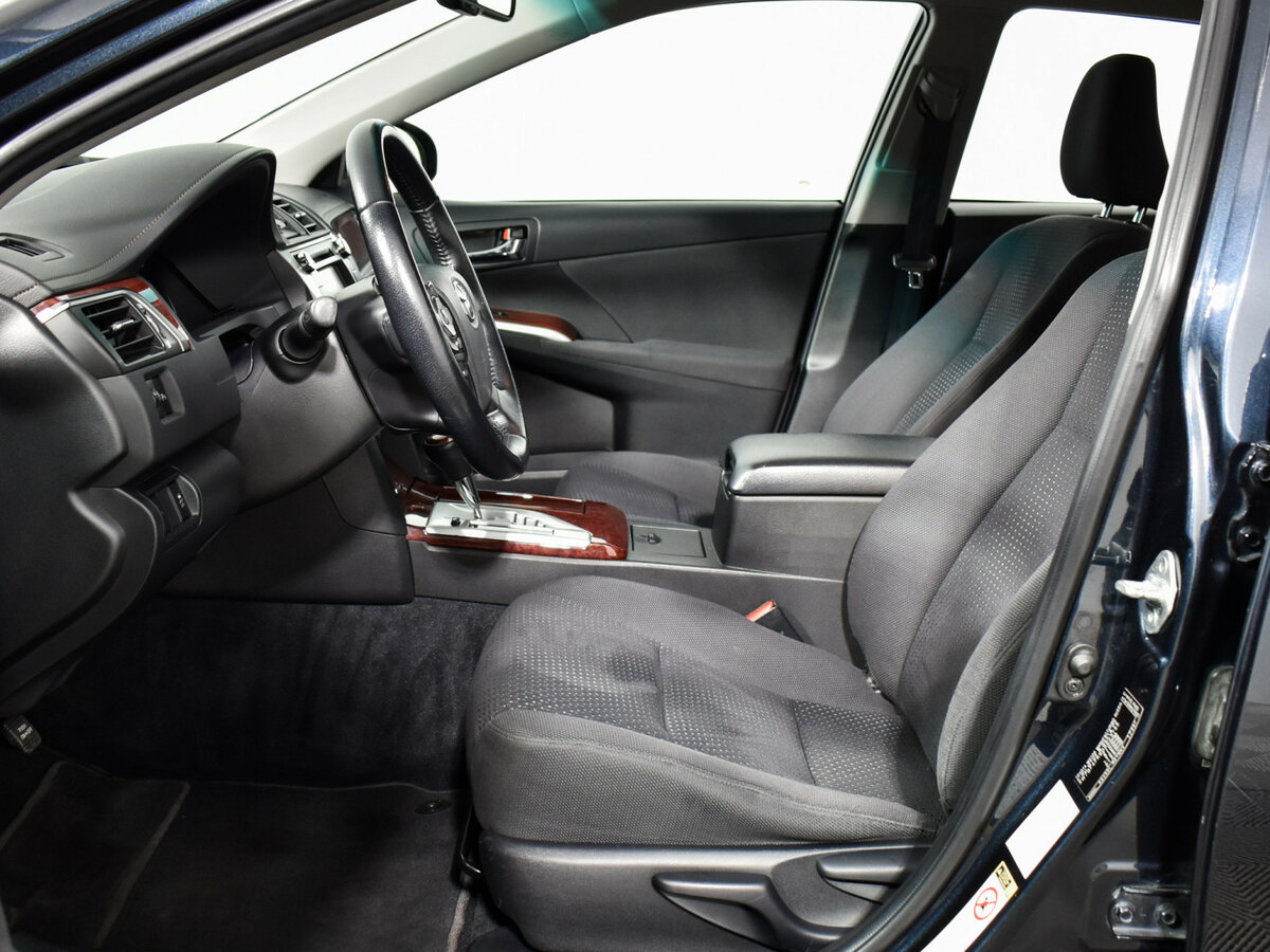 Toyota Camry с пробегом — 2012 год. Фото: #7