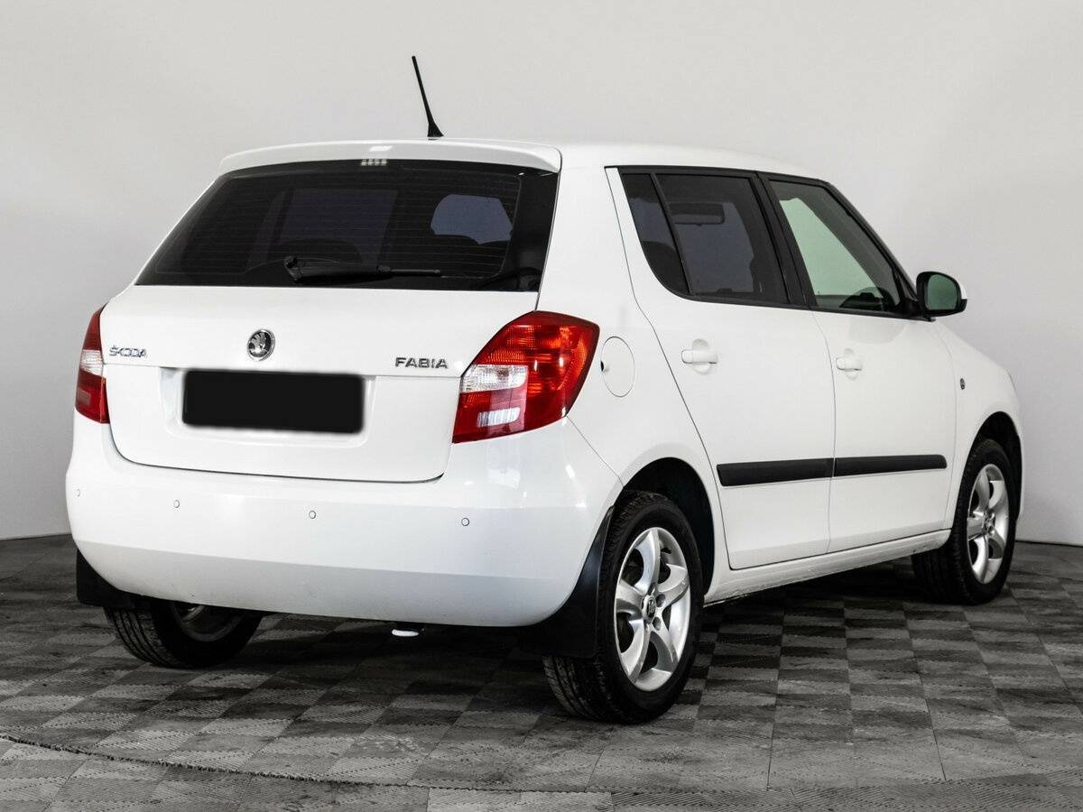 Skoda Fabia с пробегом — 2013 год. Фото: #3