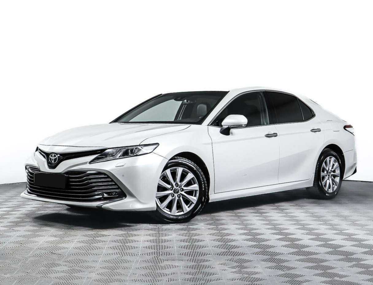 Toyota Camry с пробегом — 2018 год. Посмотреть фото