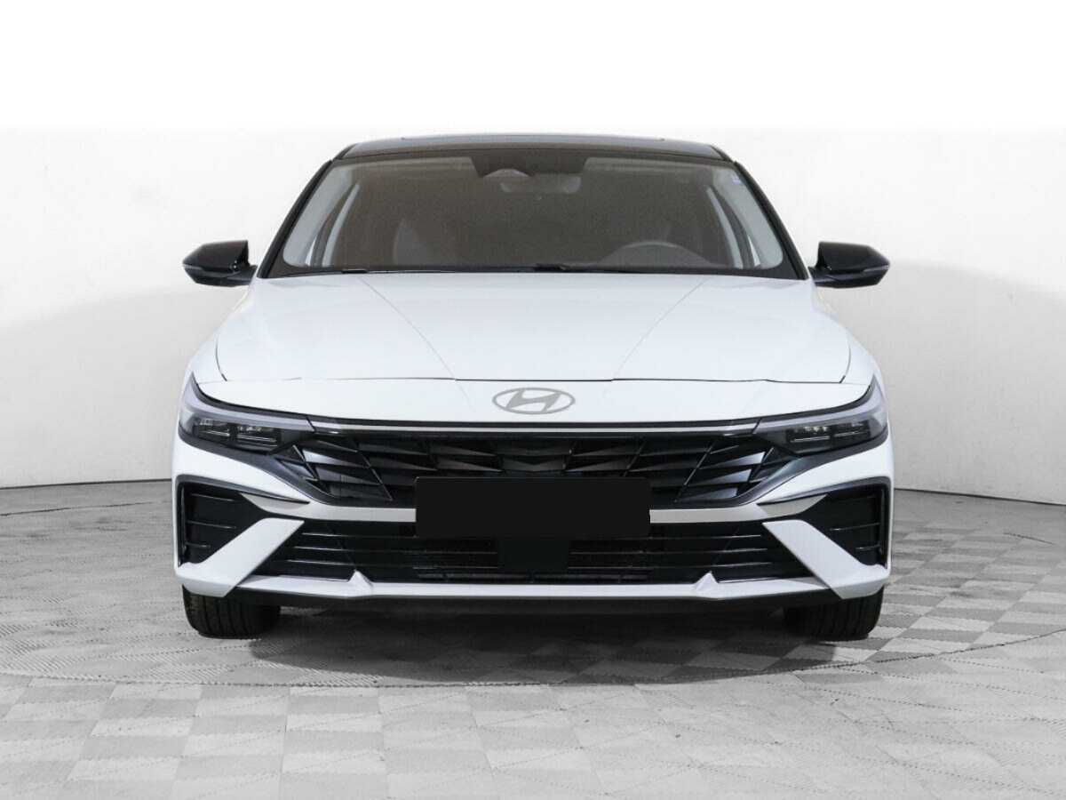 Hyundai Elantra с пробегом — 2024 год. Посмотреть фото