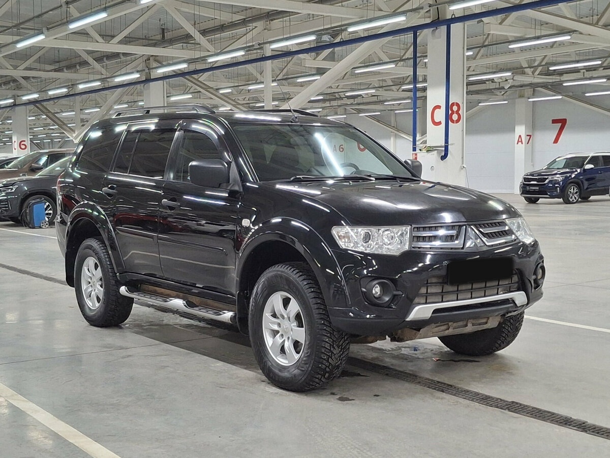 Mitsubishi Pajero Sport с пробегом — 2014 год. Фото: #2