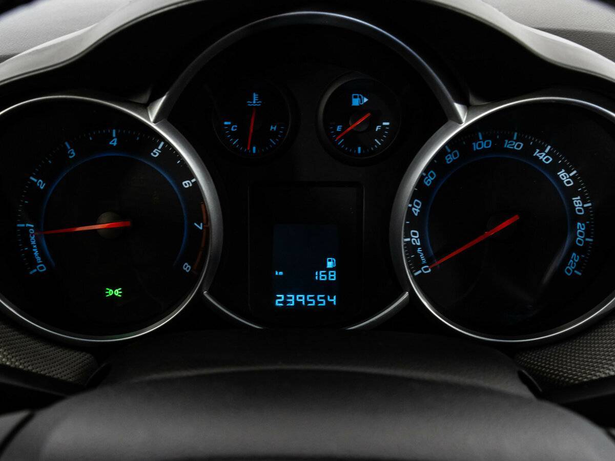 Chevrolet Cruze с пробегом — 2014 год. Фото: #11