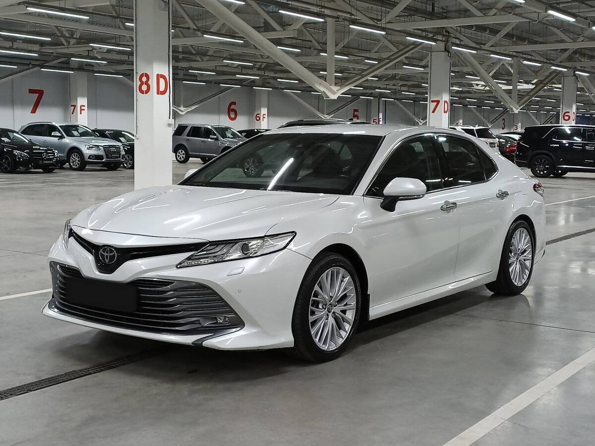 Toyota Camry с пробегом — 2019 год. Посмотреть фото