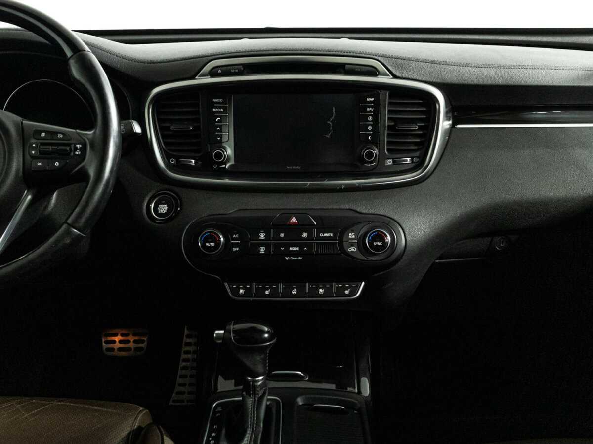 Kia Sorento с пробегом — 2016 год. Фото: #11