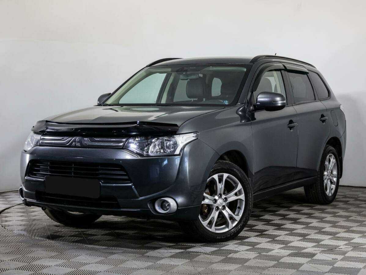 Mitsubishi Outlander с пробегом — 2013 год. Фото: #0