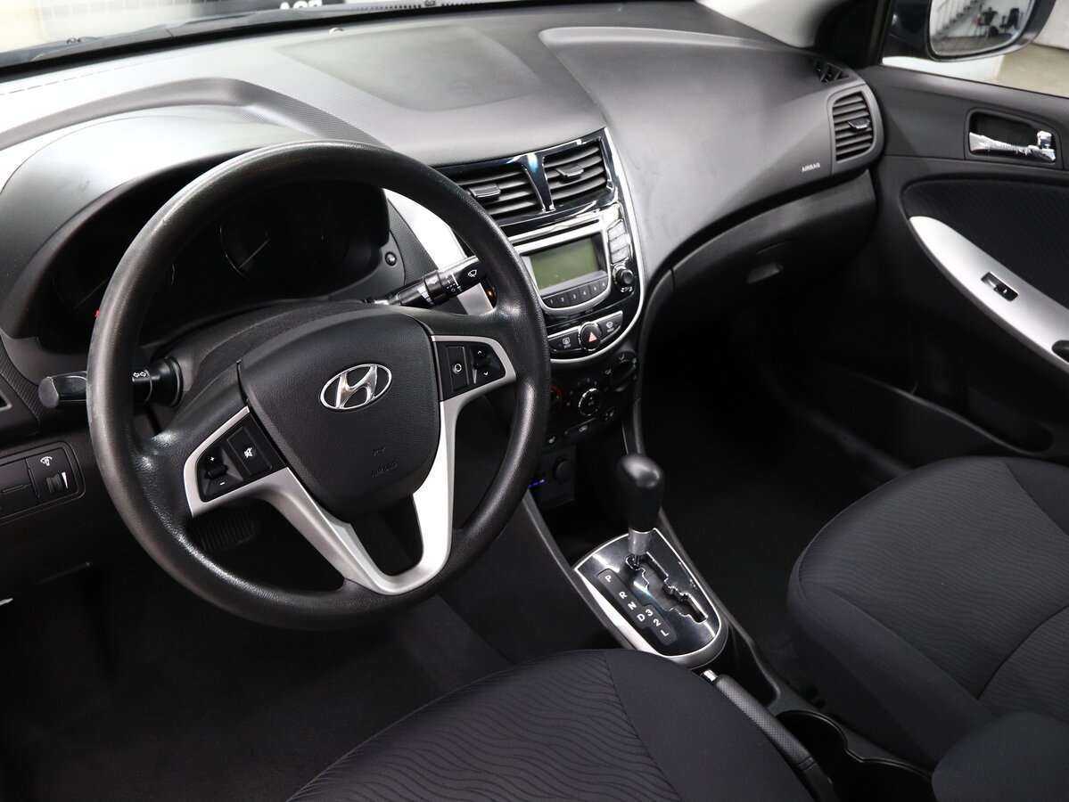 Hyundai Solaris с пробегом — 2014 год. Фото: #6