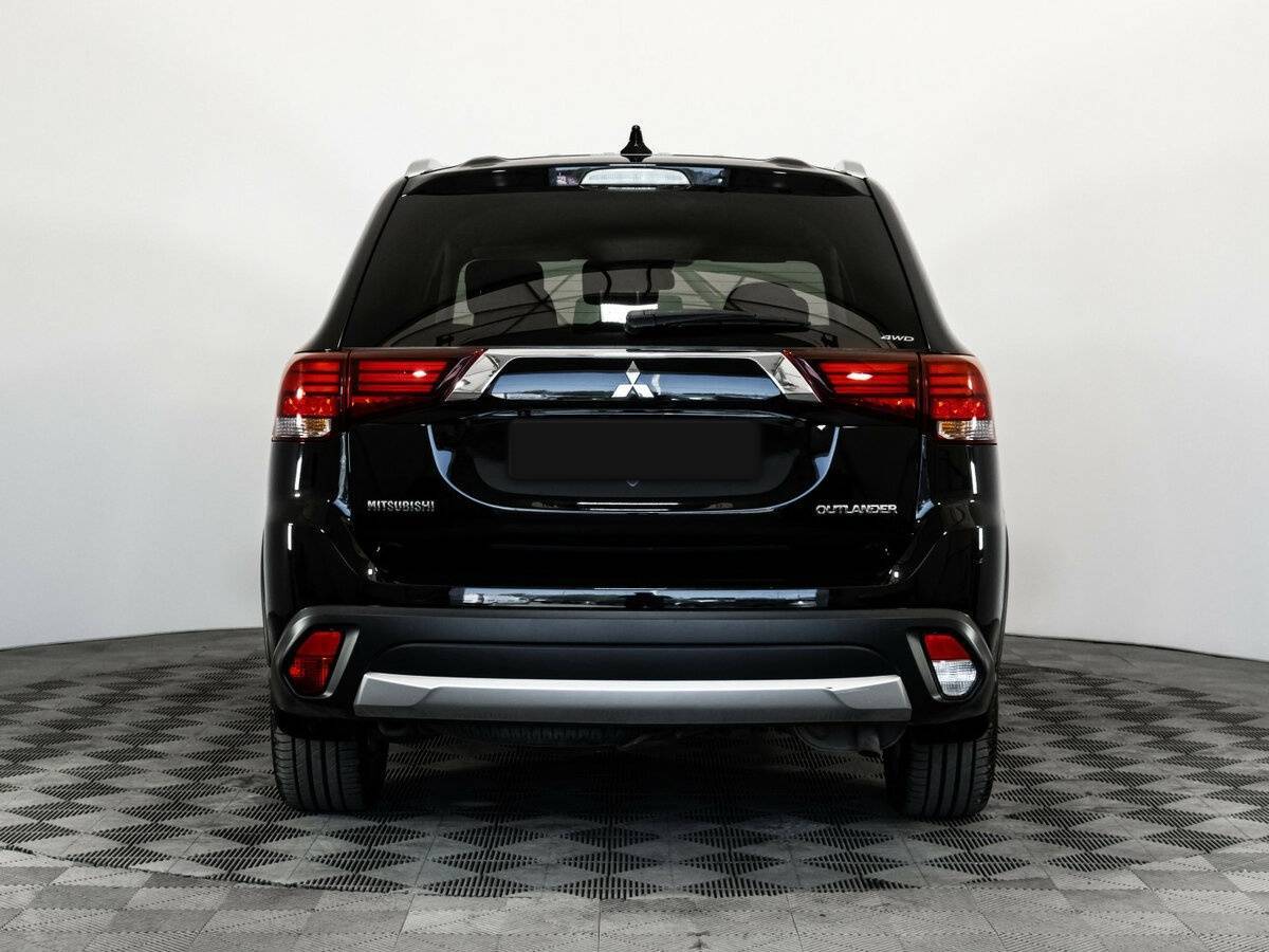 Mitsubishi Outlander с пробегом — 2018 год. Фото: #4