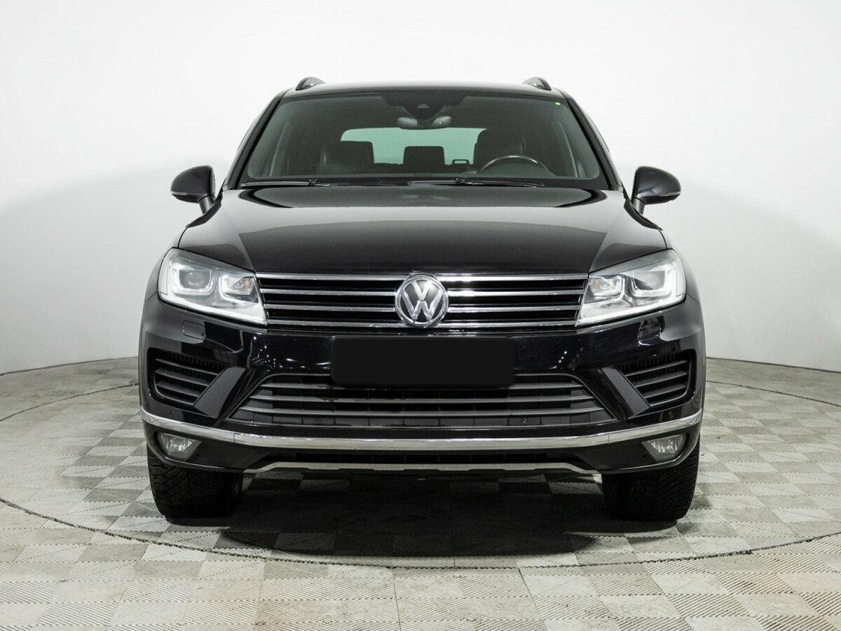 Volkswagen Touareg с пробегом — 2017 год. Фото: #1