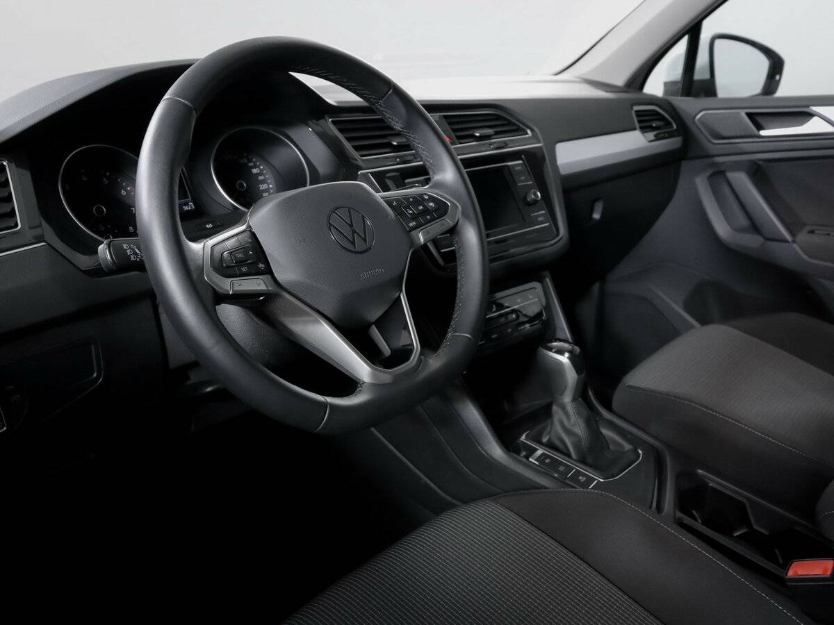 Volkswagen Tiguan с пробегом — 2021 год. Фото: #12