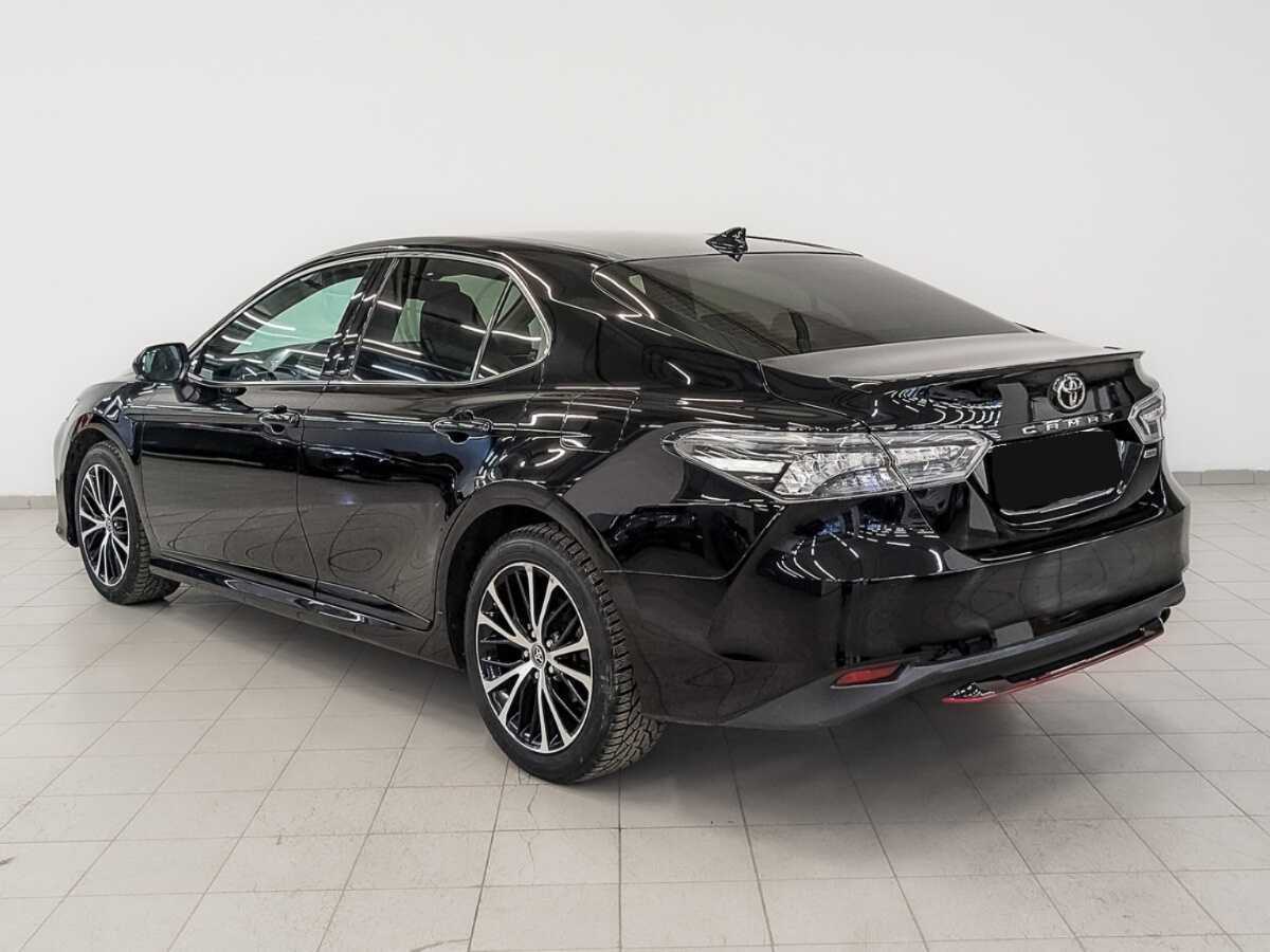 Toyota Camry с пробегом — 2020 год. Фото: #6